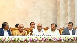 জনপ্রশাসন ঢেলে সাজাতে শিগগিরই কমিশন: নজরুল ইসলাম খান