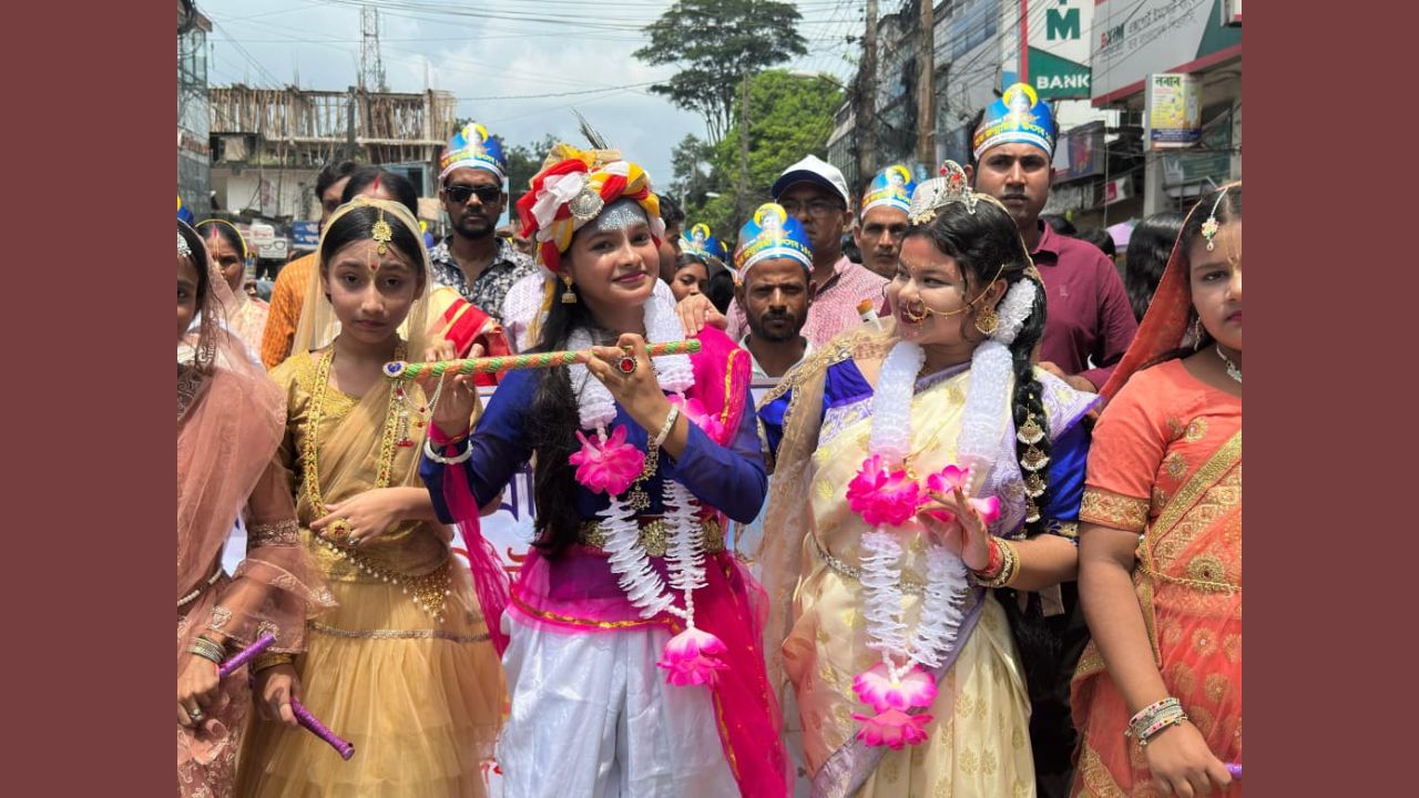 শ্রীমঙ্গলে কৃষ্ণের জন্মাষ্টমীতে বর্ণাঢ্য শোভাযাত্রা