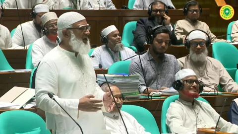সংসদে কথা বলেন জামায়াতে ইসলামীর আমির ও সংসদে বিরোধীদলীয় নেতা ডা. শফিকুর রহমান। ভিডিও থেকে নেওয়া ছবি