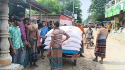 ঝিনাইদহে পাচারের সময় হাজার কেজি সার জব্দ