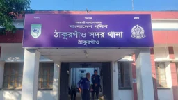 আসামি ধরতে গিয়ে পুলিশের ওপর হামলা, গ্রেপ্তার ৪