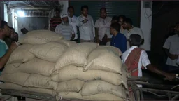 নাটোরে খাদ্যবান্ধব কর্মসূচির ৬০ বস্তা চাল জব্দ