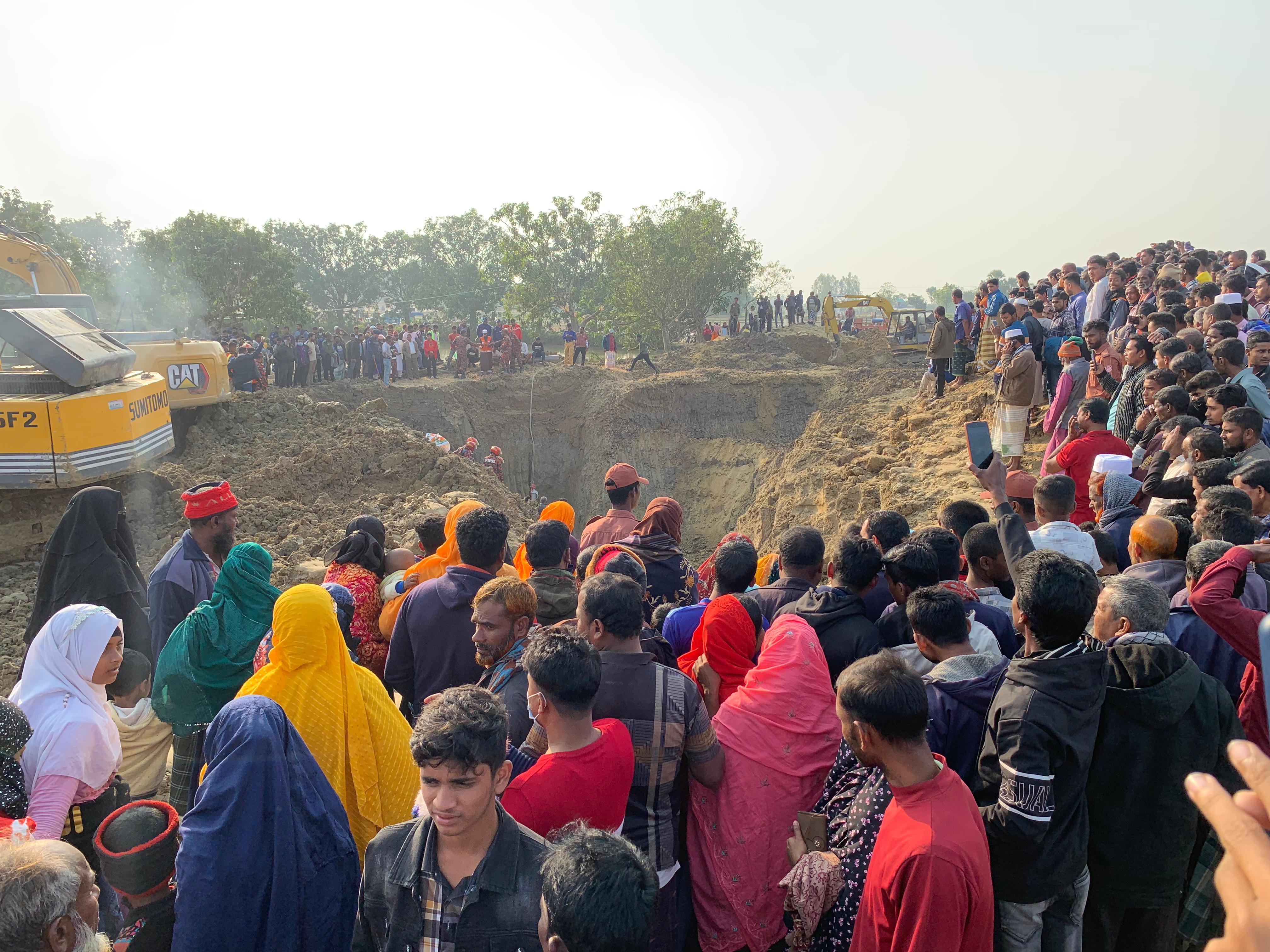 বরেন্দ্রজুড়ে বোরহোলের মৃত্যুকূপ, প্রশাসন নির্বিকার