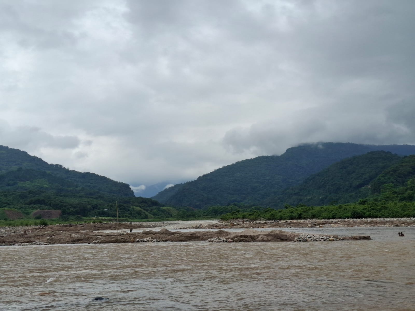 কোম্পানীগঞ্জ উপজেলার ভোলাগঞ্জ ‘সাদাপাথর’ এলাকা। স্ট্রিম ছবি