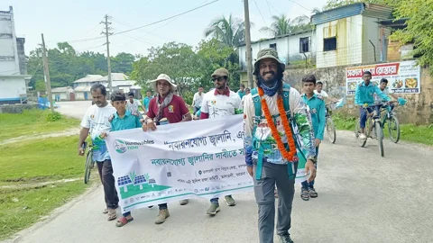 টনির পদযাত্রা পুরো উপকূল ধরে বাংলাদেশের প্রথম হাইকিং অভিযান। ছবি: সংগৃহীত