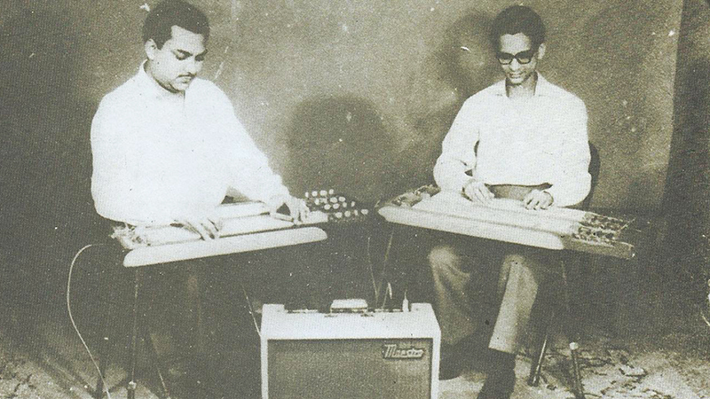 সংগীতচর্চা করছেন কাজী অনিরুদ্ধ। সংগৃহীত ছবি