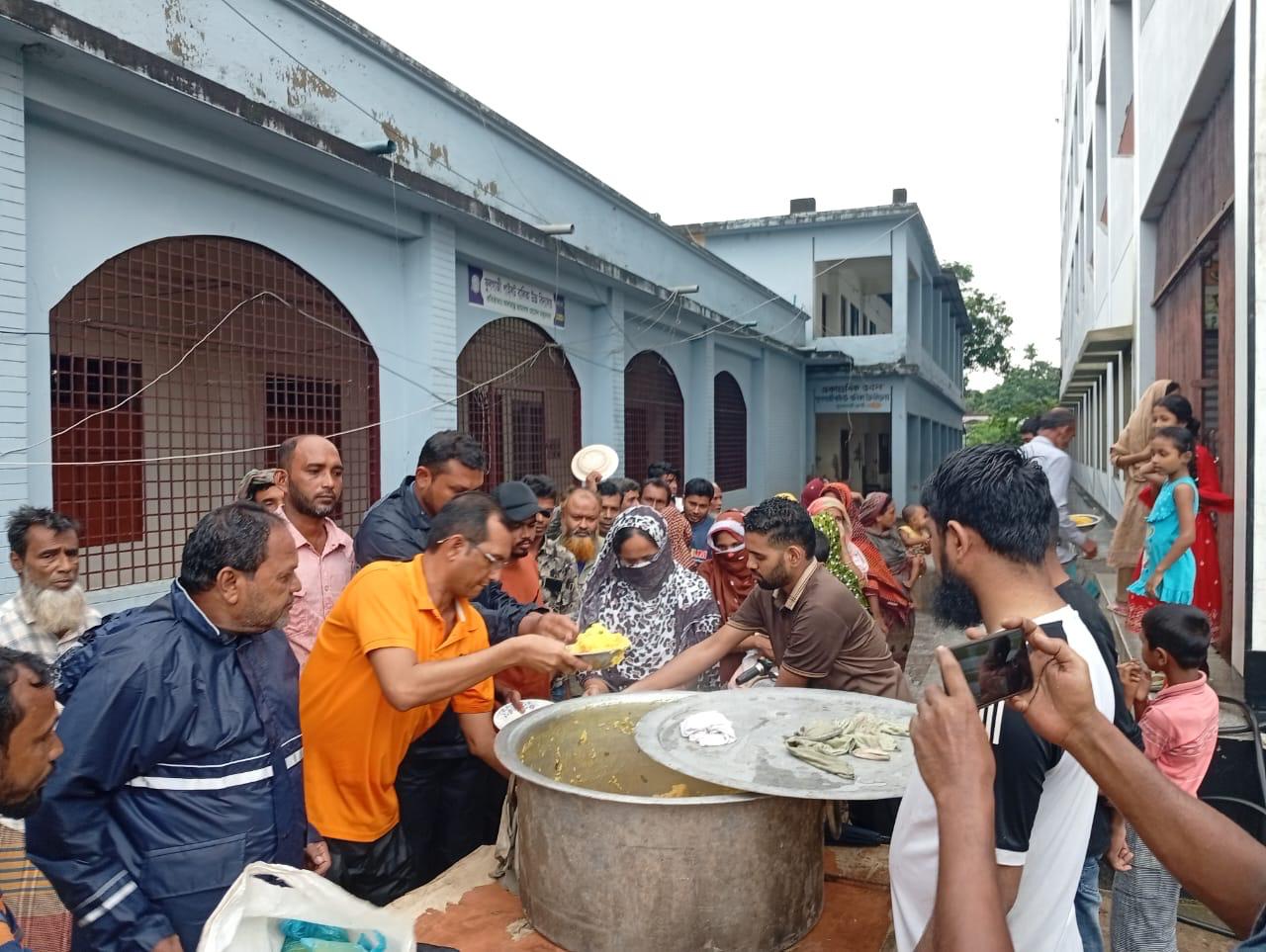 ‘মাথার ওঁচে ছাদ থাইকলেই কি ঘর হয়’