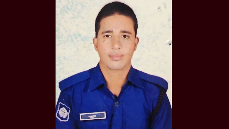 খুলনায় নিজ অস্ত্রের গুলিতে পুলিশ সদস্য নিহত