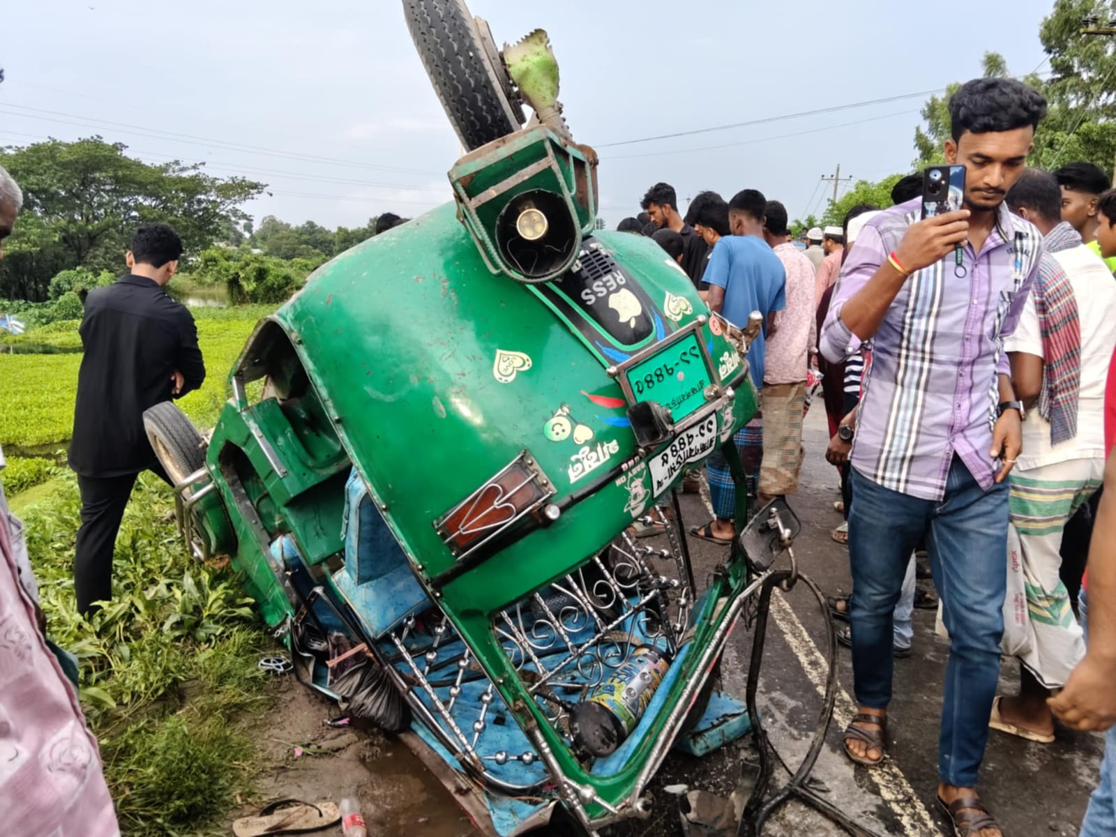 সাদা পাথরবাহী ১৩০ ট্রাক জব্দ, আগের অবস্থায় ফেরানো শুরু
