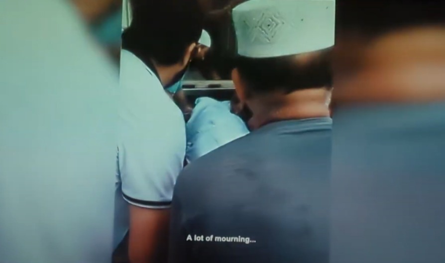 ‘প্রিয় আননোন থার্টি ওয়াই’ সিনেমার একটি দৃশ্য