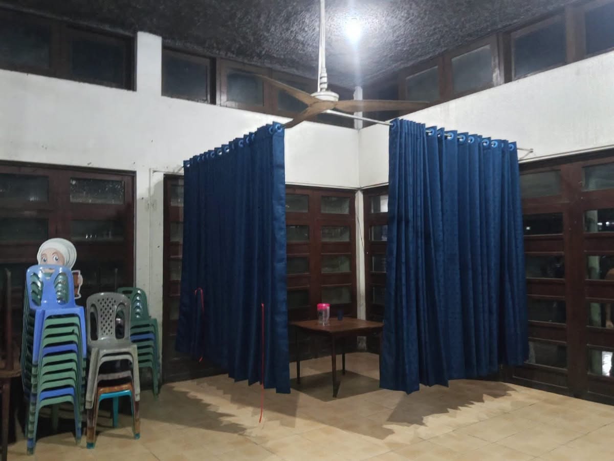 টিএসসি ক্যাফেটেরিয়ায় ফিমেল জোন। ছবি: ফেসবুক থেকে নেওয়া