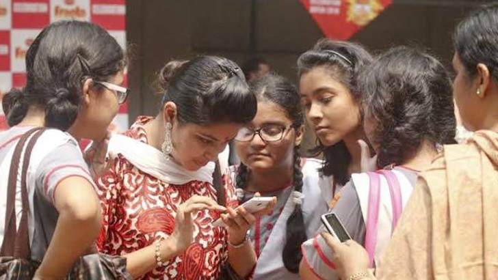 এসএসসির ফল প্রকাশ আজ, যেভাবে জানবেন শিক্ষার্থীরা