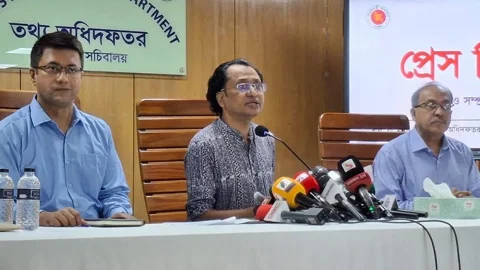 সচিবালয়ে তথ্য অধিদফতরের সম্মেলন কক্ষে ব্রিফিংয়ে জাহেদ উর রহমান। ছবি: সংগৃহীত