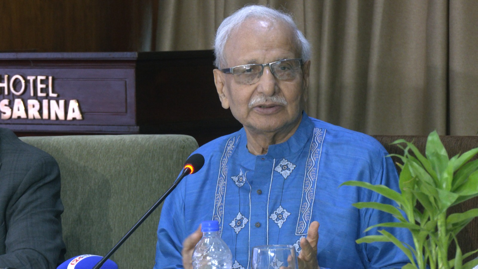 কোন প্রতিষ্ঠান দেশি, কোনটা বিদেশি, সেটা স্পষ্ট নয়