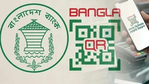 ক্যাশলেস লেনদেনের একক প্ল্যাটফর্ম হিসেবে জুলাইয়ে চালু হয় বাংলা কিউআর। ফাইল ছবি