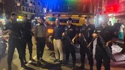 বন্ডের পণ্য খোলাবাজারে বিক্রির চেষ্টা, কাস্টমসের অভিযানে আটক
