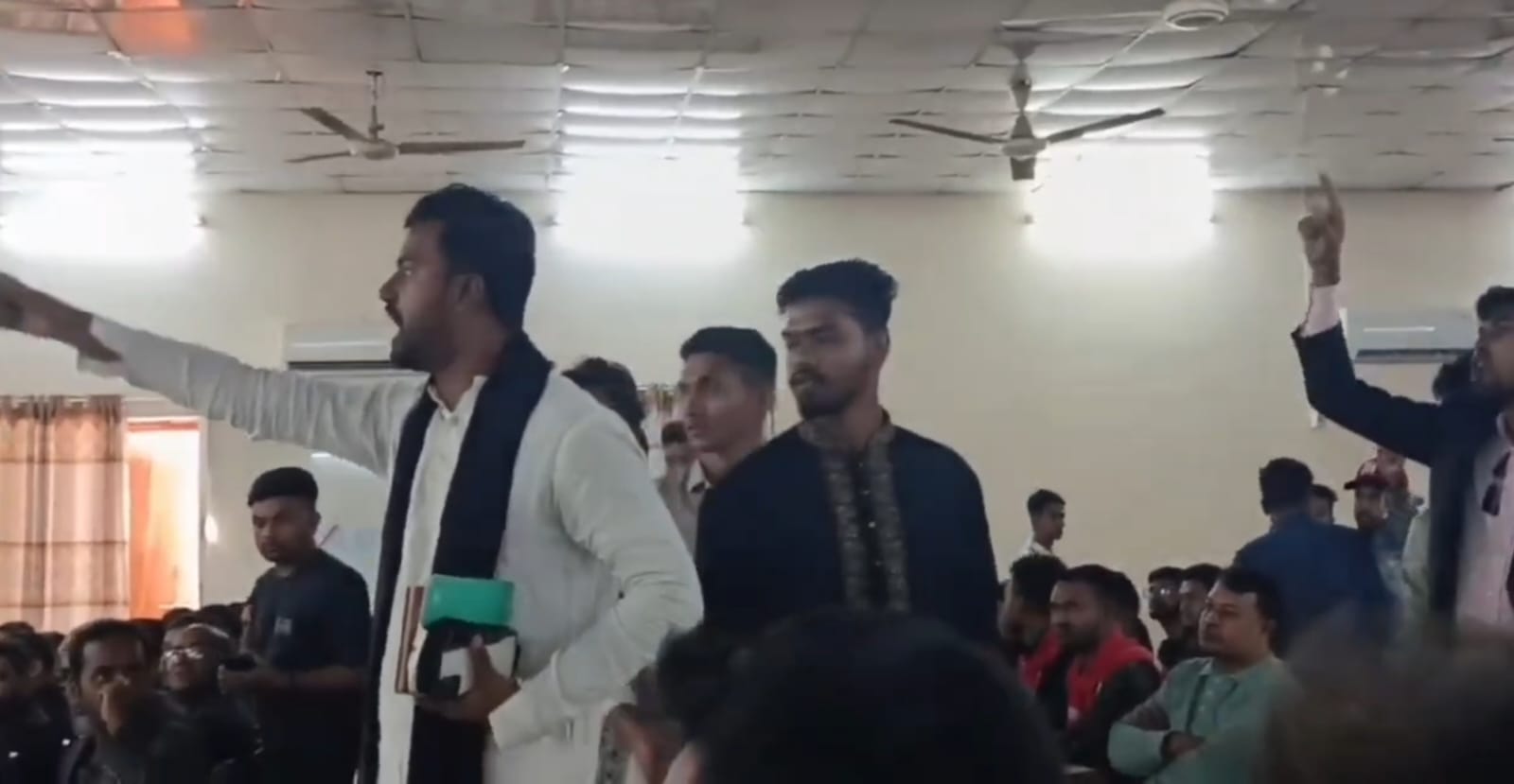 গোলাম আযম, নিজামীকে সূর্যসন্তান দেশপ্রেমিক বলায়, হট্টগোল উত্তেজনা