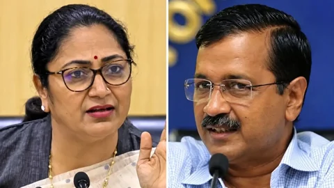দিল্লির বর্তমান মুখ্যমন্ত্রী রেখা গুপ্তা (বামে) ও সাবেক মুখ্যমন্ত্রী অরবিন্দ কেজরিওয়াল (ডানে)। সংগৃহীত ছবি