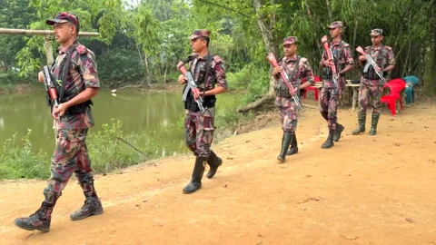বিরামপুর সীমান্তে বিএসএফের পুশইন রুখল বিজিবি ও স্থানীয়রা