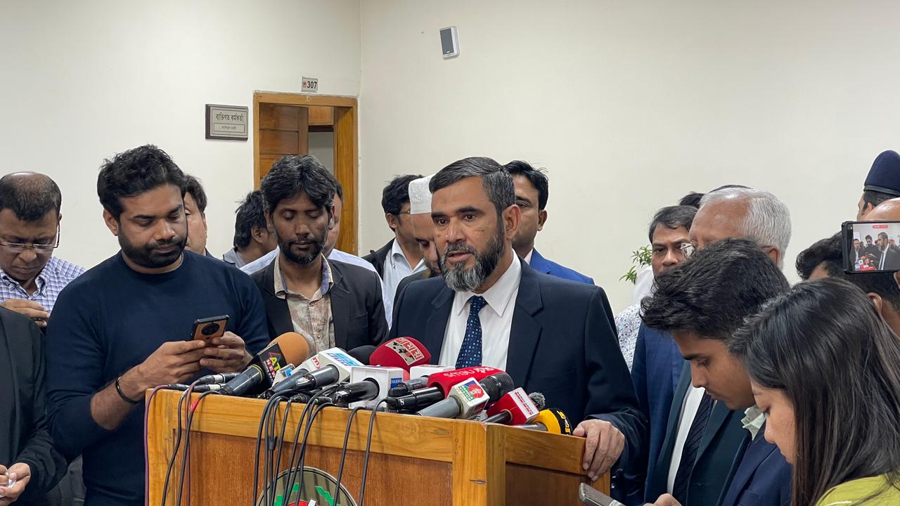 নির্বাচন নিয়ে শঙ্কা নেই, তবে চোরাগোপ্তা হামলার বিষয়ে সতর্ক থাকার আহ্বান ইসির