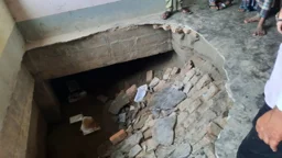 হবিগঞ্জে ক্লাসের সময় মেঝেতে ধস, আহত ৫