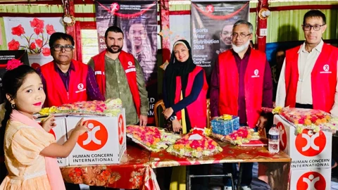  কক্সবাজারের রোহিঙ্গা শরণার্থী ক্যাম্প পরিদর্শনে হিউম্যান কনসার্ন ইন্টারন্যাশনালের (এইচসিআই) প্রতিনিধি দল। ছবি: সংগৃহীত
