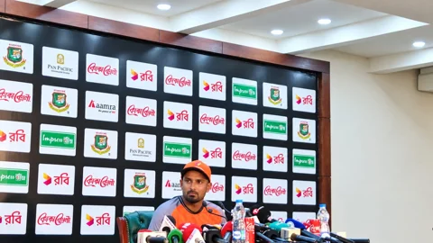 সংবাদ সম্মেলনে কথা বলছেন বাংলাদেশ জাতীয় টি-টোয়েন্টি দলের অধিনায়ক লিটন কুমার দাস। ছবি: সংগৃহীত 