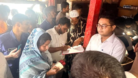মানিকগঞ্জের সাটুরিয়ার জান্না বাজারে ভ্রাম্যমান আদালতের অভিযান। স্ট্রিম ছবি