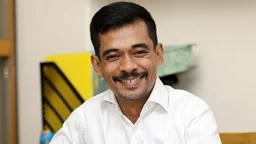 মিল্টন সমাদ্দার এবার কনটেন্ট ক্রিয়েটর পিটিয়ে আলোচনায়