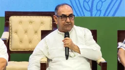 দলের ভেতরে-বাইরে ষড়যন্ত্র, প্রধানমন্ত্রীকে সতর্ক করলেন মির্জা আব্বাস