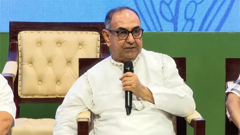 কৃষিবিদ ইনস্টিটিউশন মিলনায়তনে বিএনপির ৪৮তম প্রতিষ্ঠাবার্ষিকী উপলক্ষে আয়োজিত অনুষ্ঠানে বক্তব্য রাখেন দলটির স্থায়ী কমিটির সদস্য মির্জা আব্বাস। ছবি: সংগৃহীত