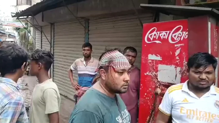 মুন্সীগঞ্জের শ্রীনগরে বিএনপির দুই পক্ষের সংঘর্ষে আহত একজন। সংগৃহীত ছবি