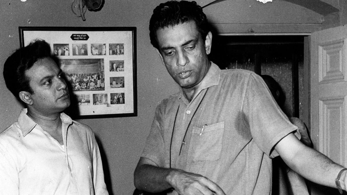উত্তম কুমারকে কেন্দ্রীয় ভূমিকায় রেখে সত্যজিত রায় নির্মাণ করেন ‘নায়ক’। সংগৃহীত ছবি