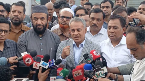 নারায়ণগঞ্জ-ভোলা ফেরি সার্ভিসের উদ্বোধন করেন নৌপরিবহনমন্ত্রী শেখ রবিউল আলম। স্ট্রিম ছবি