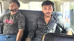 ফতুল্লায় পুলিশকে দেখেই হামলা, পাল্টা গুলিতে আহতসহ আটক ২