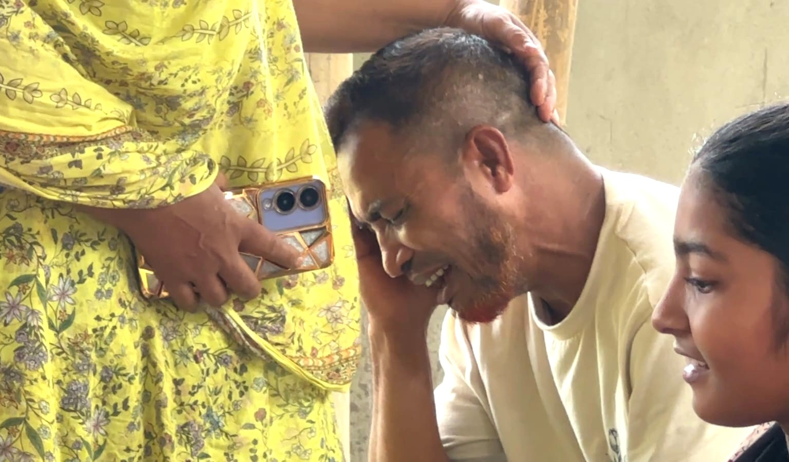 দক্ষিণ আফ্রিকায় নিহত নারায়ণগঞ্জের আপন আহমেদের বাড়িতে শোক। স্ট্রিম ছবি