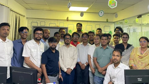 পান্থপথের একটি মিলনায়তনে মতামত রচনার কৌশল নিয়ে আলোচনা হয়। সংগৃহীত ছবি