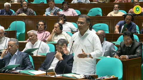 জাতীয় সংসদের তৃতীয় অধিবেশনে প্রশ্নোত্তর পর্বে সংসদ সদস্যদের বিভিন্ন প্রশ্নের উত্তর দেন প্রধানমন্ত্রী তারেক রহমান। ছবি: ভিডিও থেকে নেওয়া