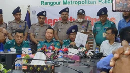 ছাদেই খুন হন গণপতি-স্ত্রী-মেয়ে, টেনে নেওয়া হয় সিঁড়িতে: পুলিশ