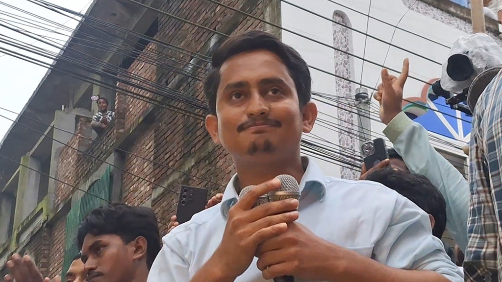 বরগুনায় এনসিপির পদযাত্রায় সারজিস আলম। স্ট্রিম ছবি