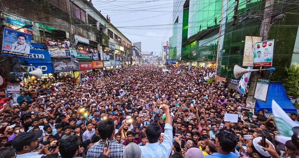 বরগুনায় এনসিপির পদযাত্রায় জনতার ঢল। স্ট্রিম ছবি