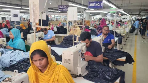 সাভার-আশুলিয়ার প্রায় ১ হাজার ৮০০ কারখানার সিংহভাগই তৈরি পোশাক শিল্পের। ছবি: সংগৃহীত