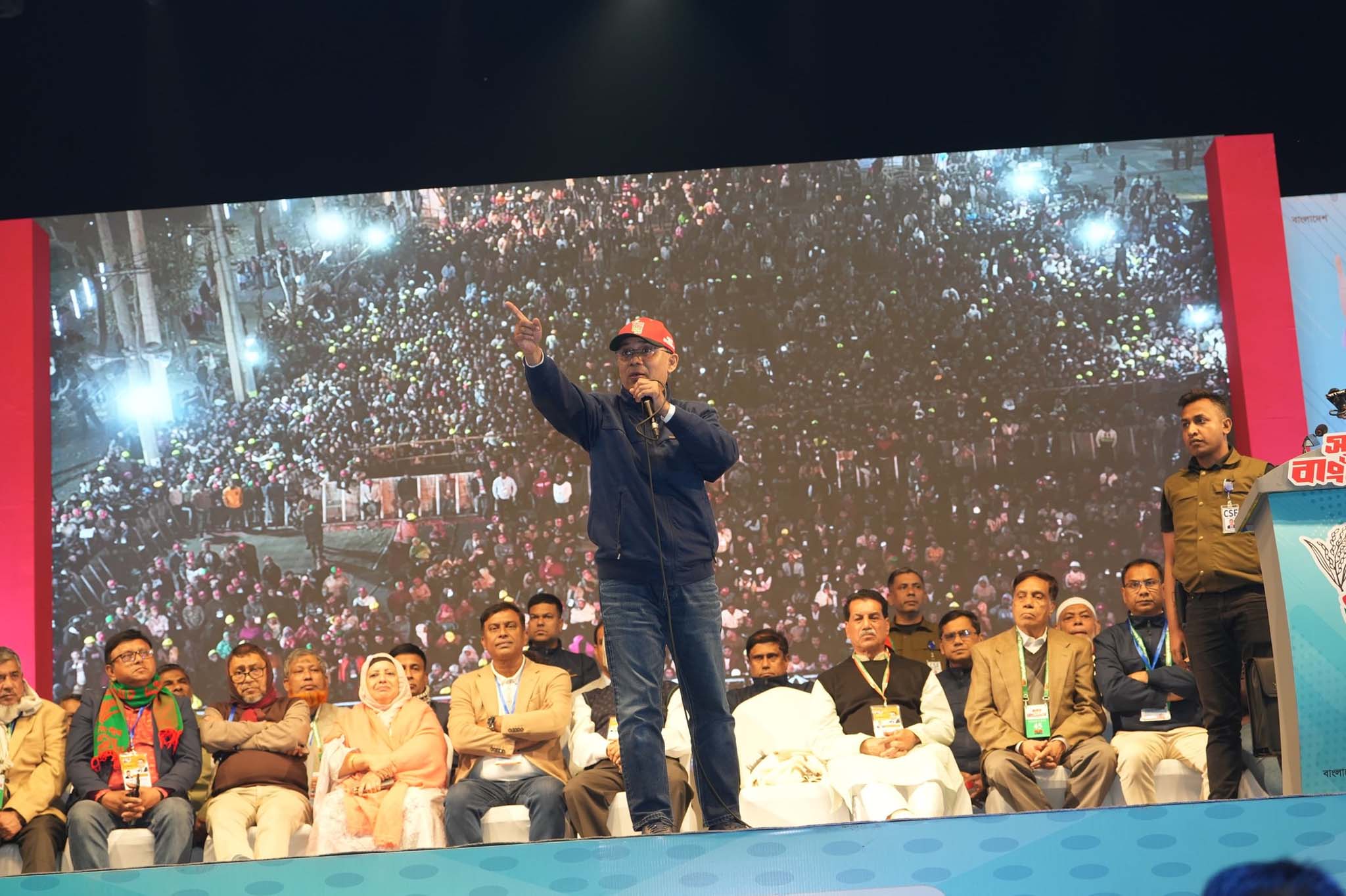 মধ্যরাতেও তারেক রহমানের নির্বাচনি সভায় অসংখ্য নেতাকর্মী