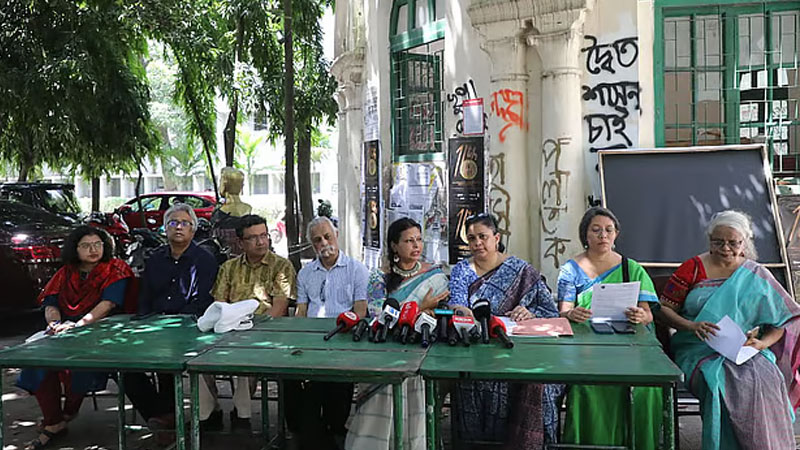 ডাকসু নির্বাচনের প্রার্থীকে ‘গণধর্ষণের’ হুমকিদাতার শাস্তি চাইল শিক্ষক নেটওয়ার্ক