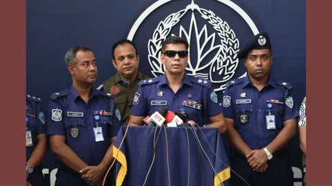 চট্টগ্রাম জেলা পুলিশ কার্যালয়ে সংবাদ সম্মেলনে কথা বলছেন জেলা পুলিশ সুপার মো. মাসুদ আলম। ছবি: সংগৃহীত