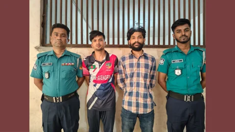 বহিষ্কৃত ছাত্রদল নেতা রাতুল সিকদার অমিকে চাঁদাবাজি মামলায় গ্রেপ্তার করেছে পুলিশ। ছবি: সংগৃহীত