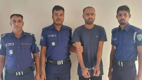 পূজামণ্ডপে প্রতিমা ভাঙচুর অভিযোগে গ্রেপ্তারকৃত সাইদুজ্জামান শিমুল। ছবি: সংগৃহীত
