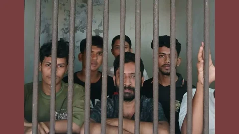 চিফ হুইপের গাড়িবহরে হামলার মামলায় গ্রেপ্তার ৬ জন। ছবি: সংগৃহীত