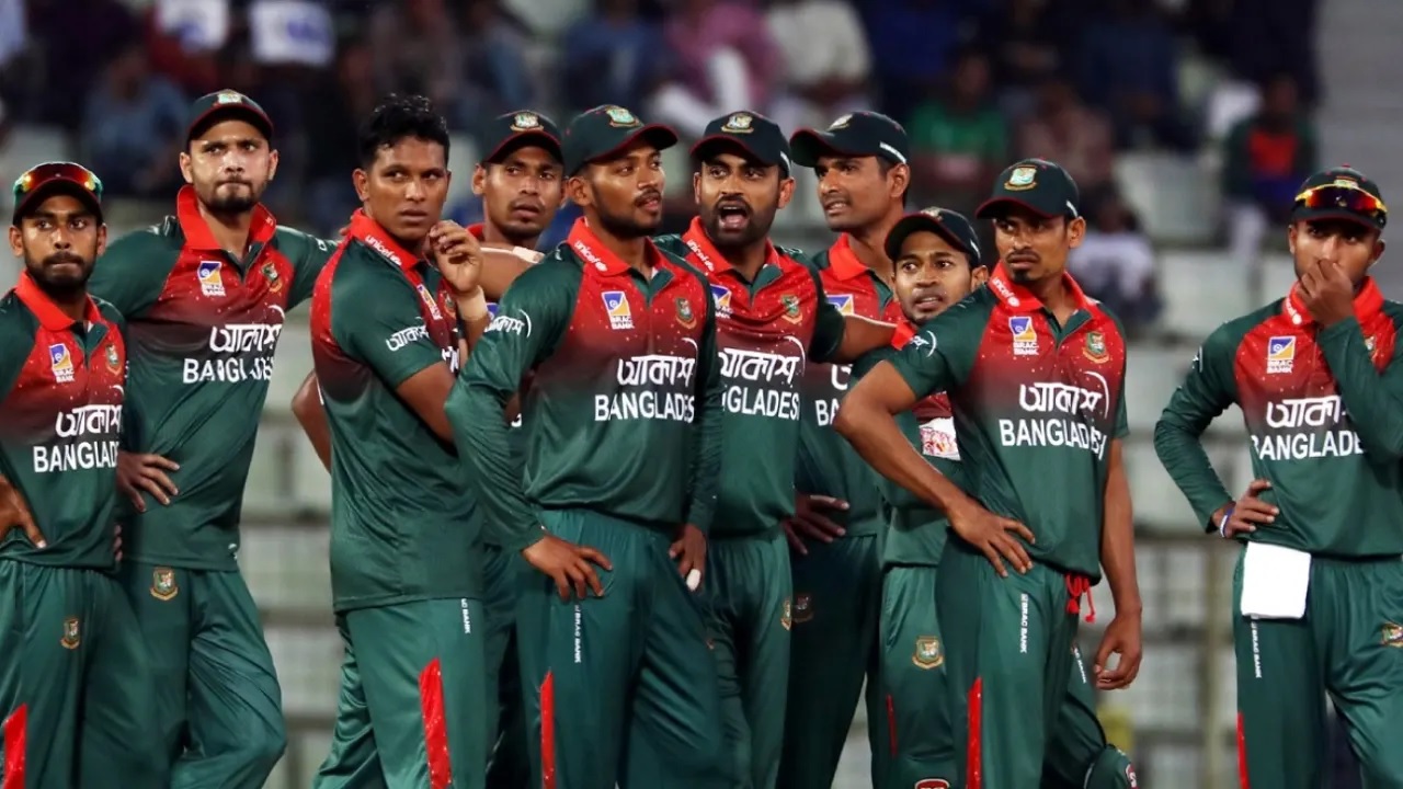 বিজ্ঞাপনে ঢেকে যাচ্ছে ক্রিকেটারদের জার্সি, ভবিষ্যতে কি আরও বাড়বে?