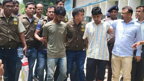 রংপুরে শিক্ষক পরিবারকে হত্যার ঘটনায় গ্রেপ্তার দুই আসামি। স্ট্রিম ছবি